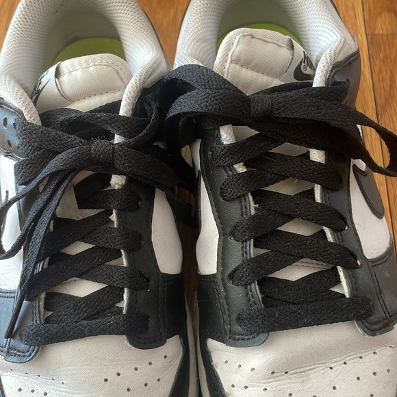 Women’s Nike low dunk pandas size 7.5 - Picture 6 of 7